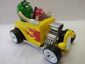 lot 5372 image: M&M Candy Dispenser Car