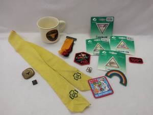 lot 5393 image: Vintage & Newer Girl & Boy Scouts Items