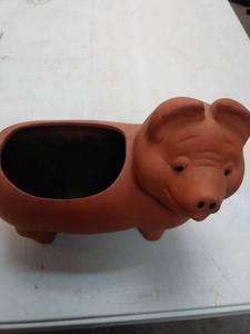 lot 8001 image: Pig Planter
