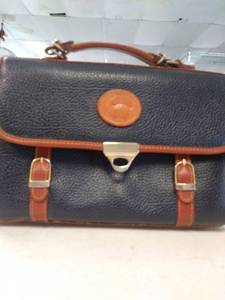 lot 8006 image: Dooney and Bourke Navy Purse