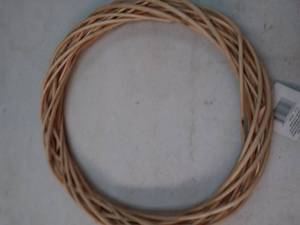 lot 8009 image: Willow Twig Wreath For Home Decor Floral Arrangements 13