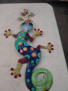 lot 8011 image: 2 Lizards Wall Decor