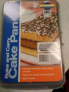 lot 8012 image: Bake And Carry Cake Pan Kitchen Collection.