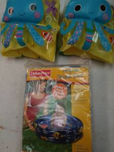 lot 8023 image: Baby Pool w 2 Arm Floaties