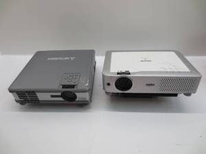 lot 1178 image: Lot of 2 Projectors, Sanyo PLC-XU73 and Mitsubishi XL5U With Mounts and Power On