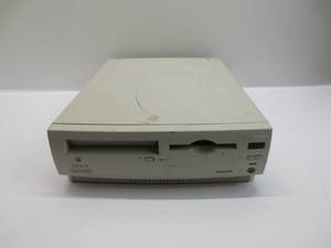 lot 1195 image: Macintosh Performa 6200CD Power PC Model M3076 Does Not Powe On