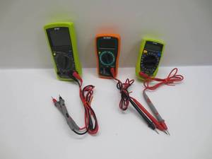 lot 1197 image: Lot of 3 Multimeters