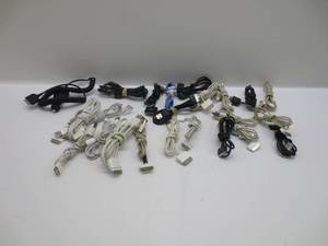 lot 1207 image: Apple USB Cables