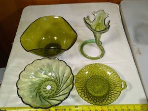 lot 5 image: Green glass lot