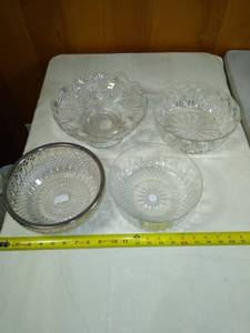 lot 12 image: Glass bowl