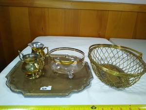 lot 24 image: Antique gold tone lot