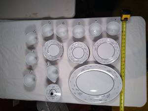 lot 50 image: 45 piece Ashcraft Lorient fine china set