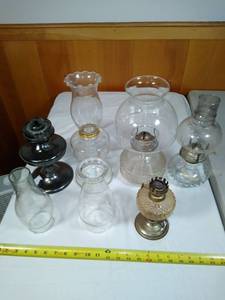 lot 83 image: Oil lamp lot