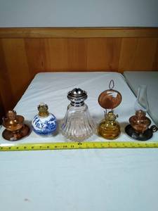 lot 86 image: Antique oil lamps