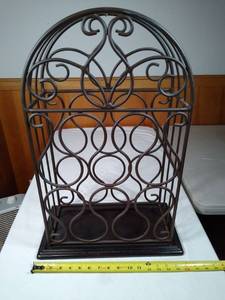 lot 90 image: 10 bottle wine rack