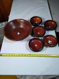 lot 95 image: Vintage wood bowl set