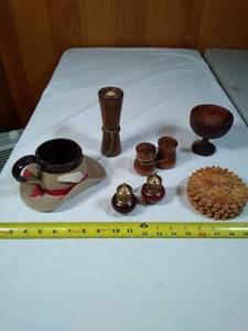 lot 96 image: Kitchen vintage items