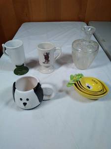 lot 105 image: Vintage kitchen items