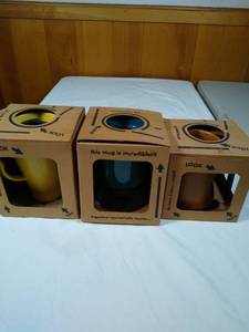 lot 107 image: Coffee mugs new in box