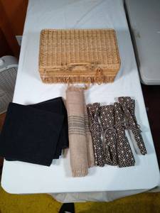 lot 114 image: Basket and table setting lot
