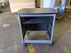 lot 5627 image: Rolling Table