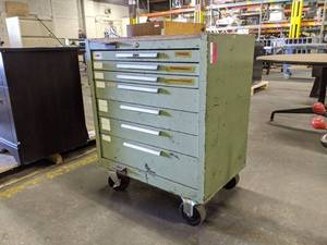 lot 5632 image: Rolling Toolbox
