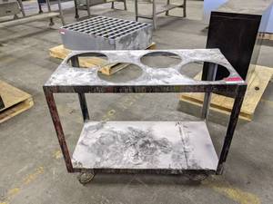 lot 5643 image: Rolling Cart