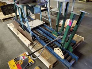 lot 5666 image: Metal Conveyor Tables