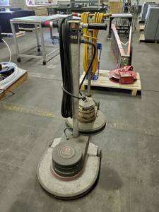 lot 5686 image: Whirlamatic Advance Floor Scrubber