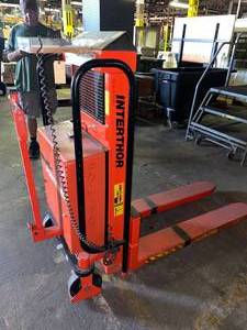 lot 5696 image: Interthor LL 1000TE 2200lbs LX 741683