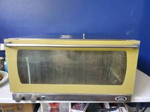lot 2094 image: Cadco UnoX Oven