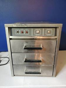 lot 2095 image: Henny Penny Stainless Steel 3 Drawer Food Warmer