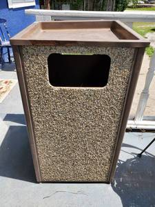 lot 2100 image: Howard Metal Outside Rock Design Trashcan with Top Ashtray