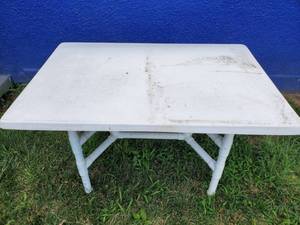 lot 2101 image: Rectangle Picnic Table with PVC legs48 x 32 x 29 Inches