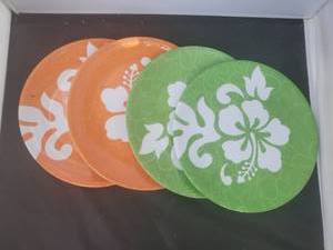 lot 8153 image: Lot of 4 Hard Plastic Orange & Green Floral Design Plates