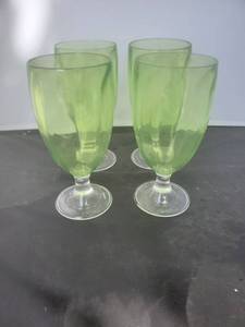 lot 8157 image: Lot of 4 Green Hard Plastic Gotlets