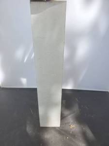 lot 8190 image: Iron Letter I - 2 Mounting Screws