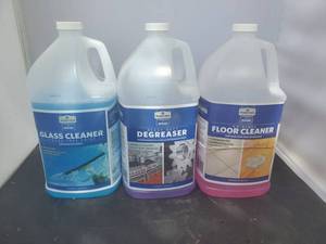lot 8218 image: Members Mark Glass Cleaner , Degresser, and Floor Cleaner