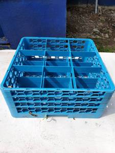 lot 8221 image: Large Glass Restraunt Cleaning Rack