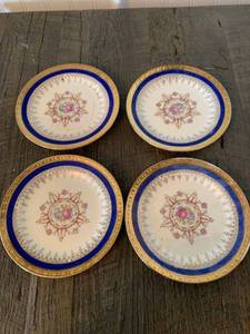 lot 8250 image: Set of 4 Homer Laughlin Eggshell Georgian Plates Location Front Room