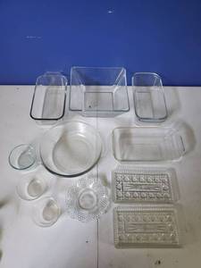 lot 8277 image: 11 Piece Baking and Dinnerware Dishes - Pyrex, Fire King, included