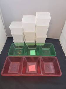 lot 8294 image: Lot of 11 Piece Plasticware and Food Careiers