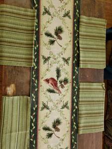 lot 8310 image: Table Runner and 4 Green Fabric Place Mats