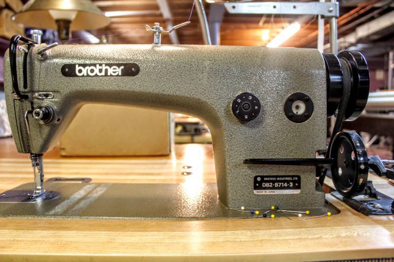 Sold at Auction: VINTAGE BROTHER HEAVY DUTY SEWING MACHINE