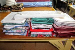 lot 6252 image: Huge Lot of Fabric Pieces Most 1-6 Yards