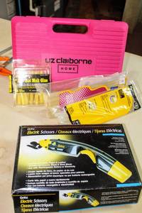lot 6287 image: This Lot Contains Dritz Electric Scissors, Liz Claiborne Home Craft Kit and Hot Melt Glue Sticks