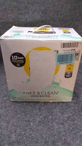 lot 106 image: Purina Tidy Cats Free & Clean Clumping Cat Litter 40 Lb. Box