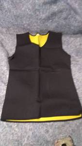 lot 547 image: Wet Suit Top Size Small