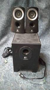 lot 566 image: Logitech Z313 Desktop Speaker System With Sub Woofer