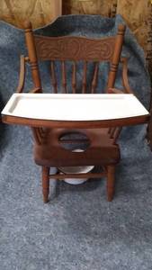 lot 569 image: Vintage Childs Wooden Potty Chair With Enamelware Inserts